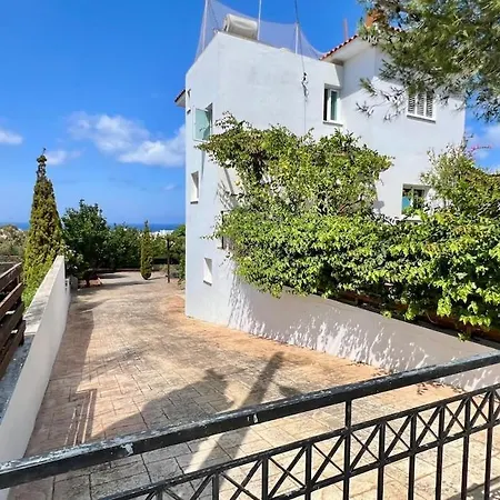 Protaras 3-bedroom Paralimni