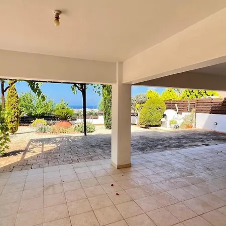 Protaras 3-bedroom Paralimni